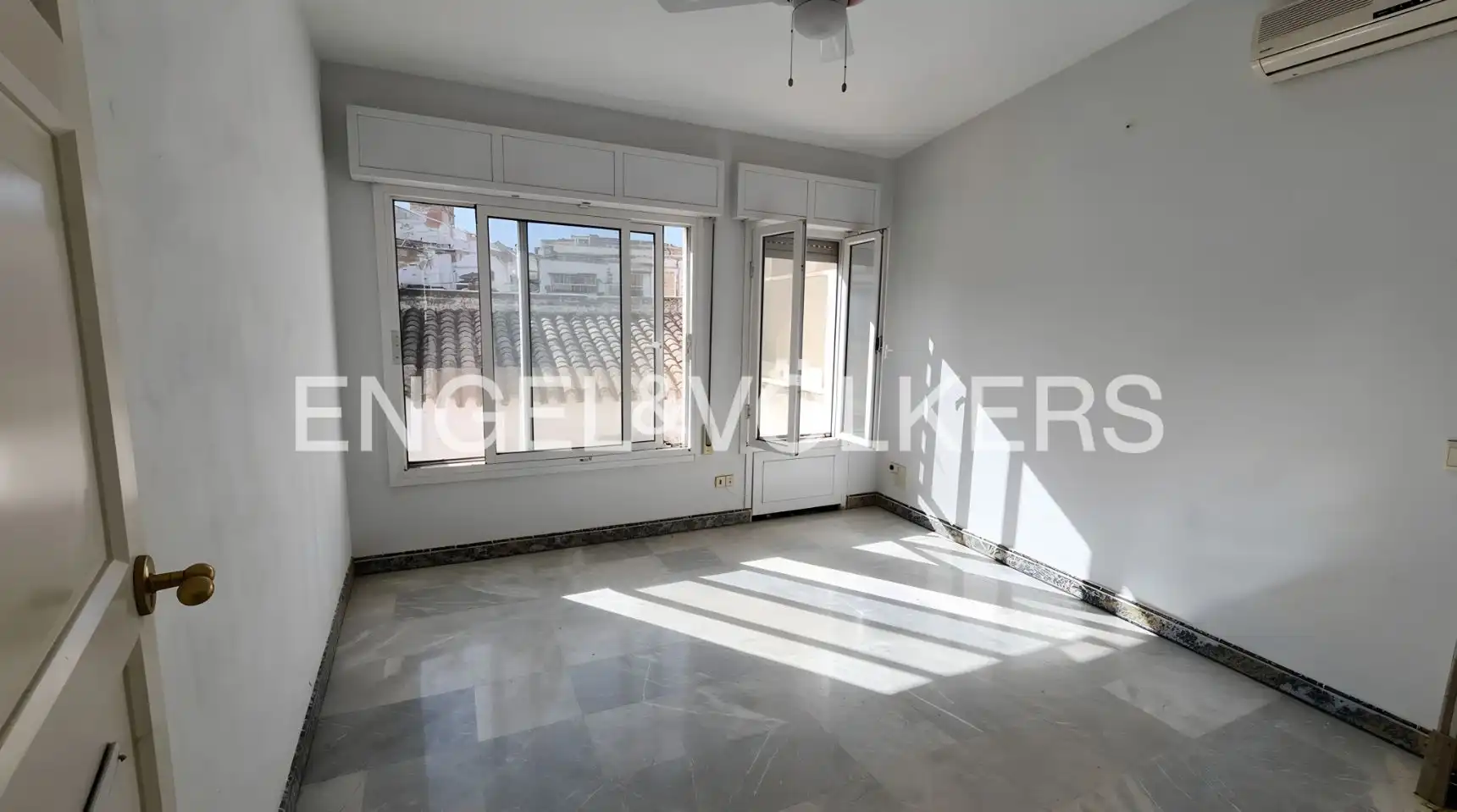 Sala de estar de Casa o chalet en venta en Sanlúcar la Mayor con Calefacción