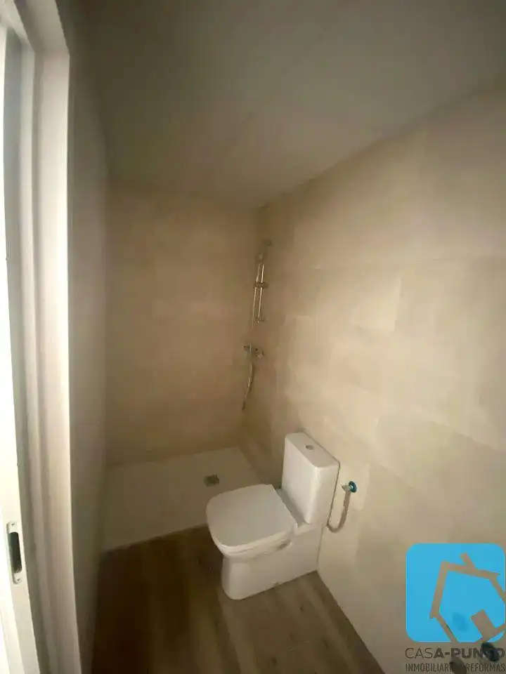 Badezimmer von Erdgeschoss zum Verkauf in Madrid