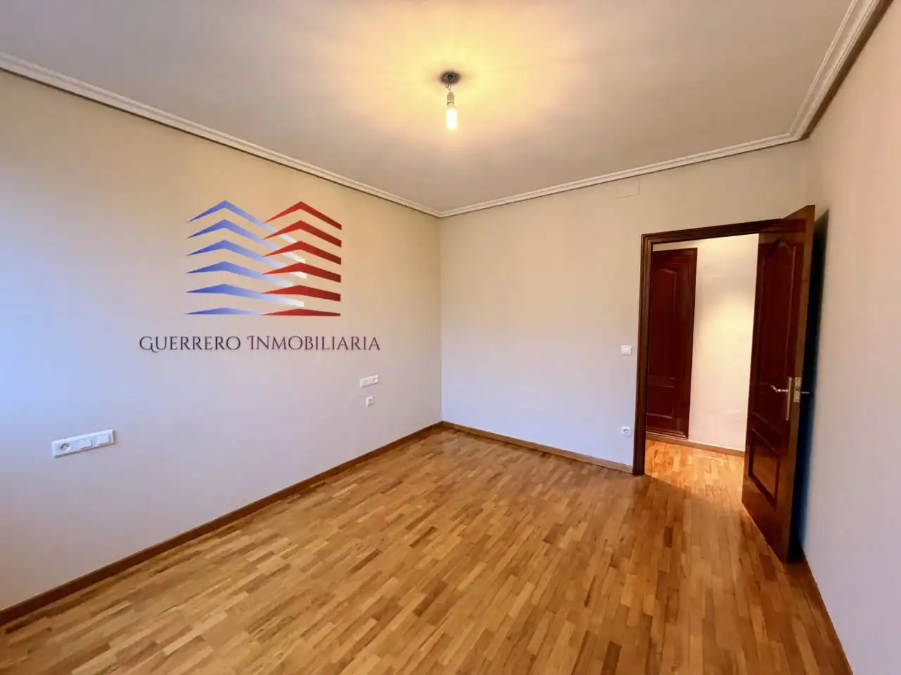 Vista exterior de Pis de lloguer en Ourense Capital  amb Calefacció i Parquet