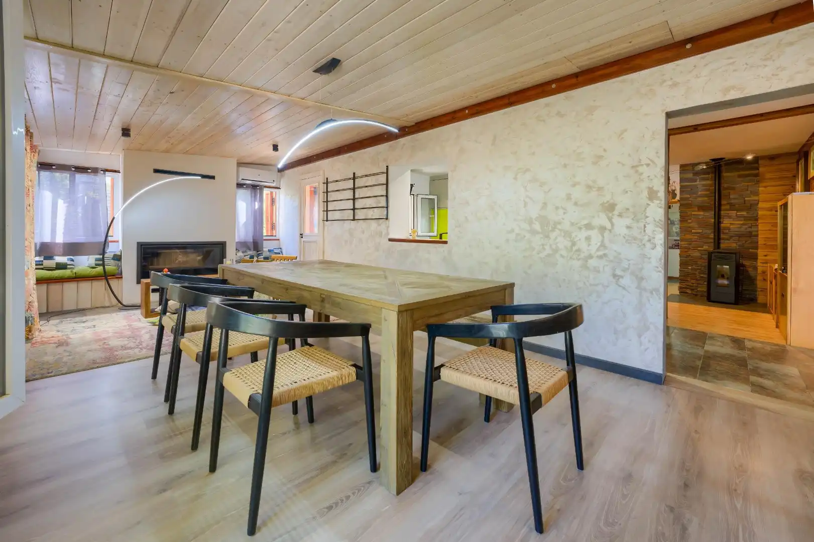 Comedor de Casa o chalet en venta en Sanlúcar la Mayor con Aire acondicionado, Jardín privado y Trastero