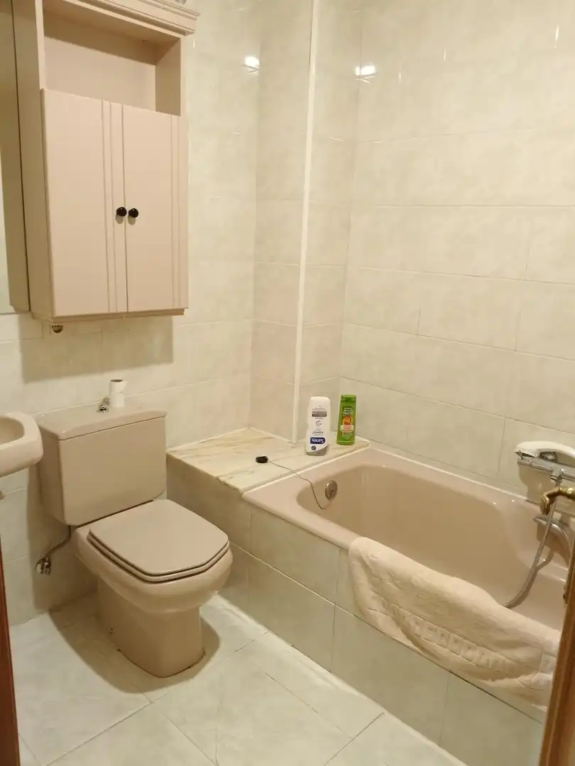 Baño de Casa adosada en venta en La Lastrilla  con Aire acondicionado, Calefacción y Jardín privado