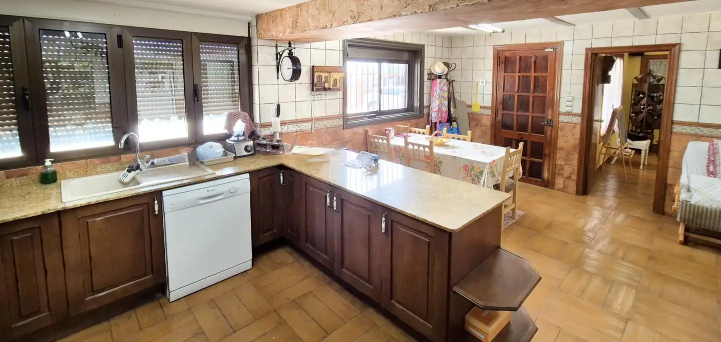 Cuina de Casa o xalet en venda en Elche / Elx amb Aire condicionat, Jardí privat i Traster