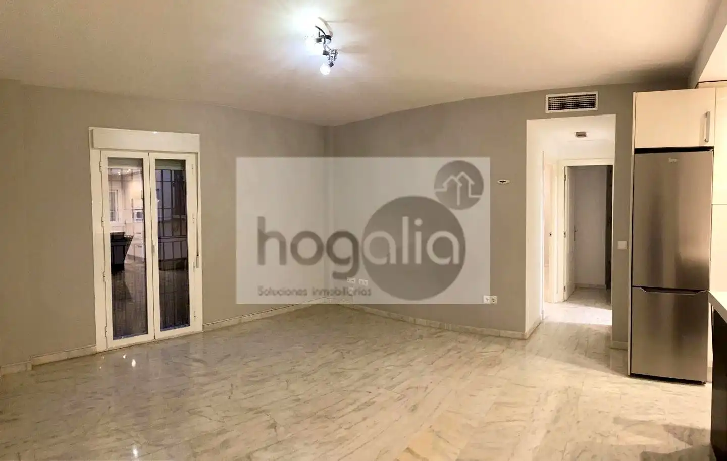 Sala d'estar de Pis de lloguer en Sevilla amb Aire condicionat i Balcó