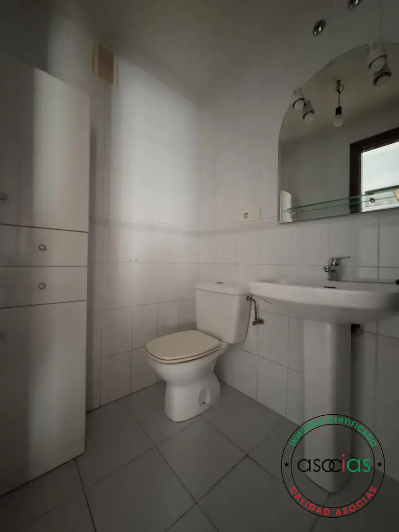 Baño de Piso en venta en Gijón  con Calefacción, Parquet y Trastero