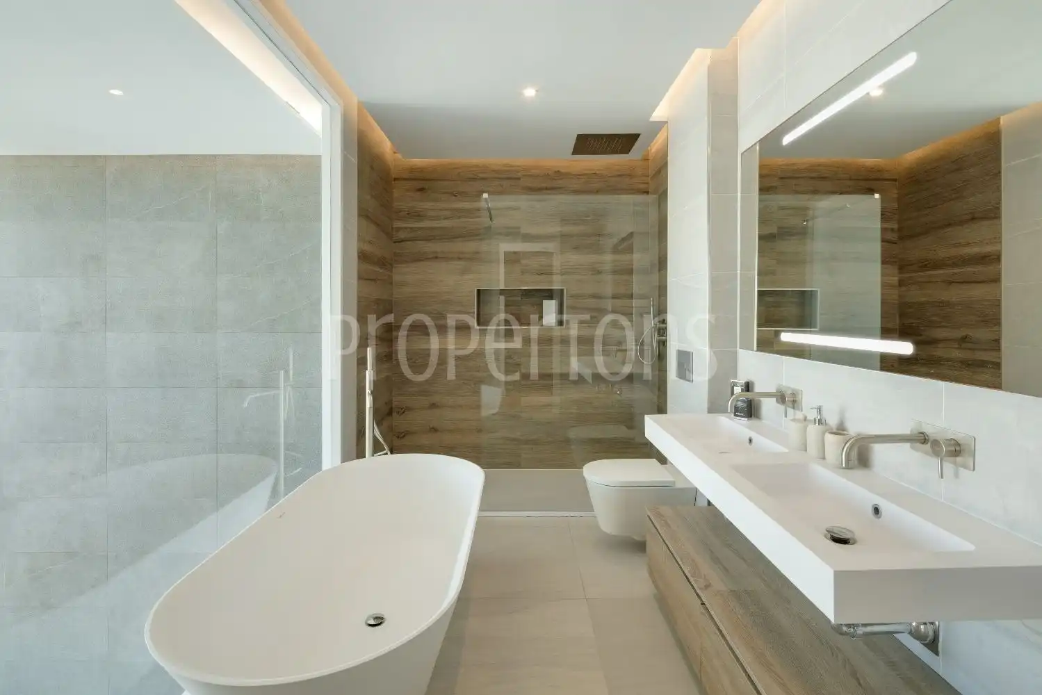 Bathroom of Detached homes for sale in Marbella