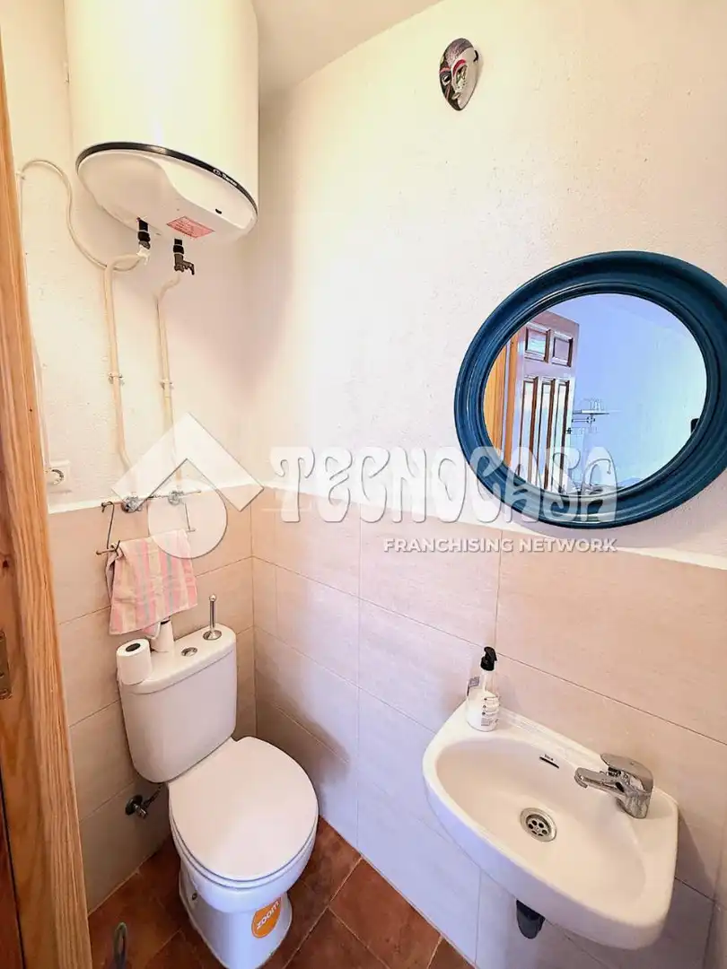 Baño de Finca rústica en venta en Huete con Calefacción, Jardín privado y Terraza