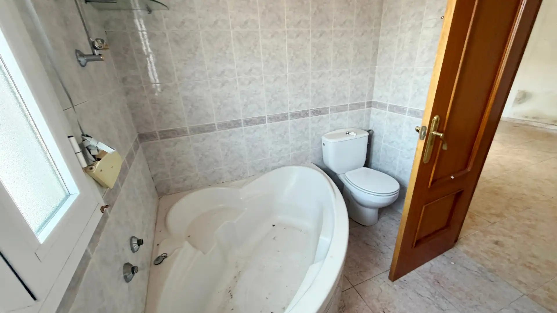 Bany de Casa adosada en venda en Benaoján amb Terrassa