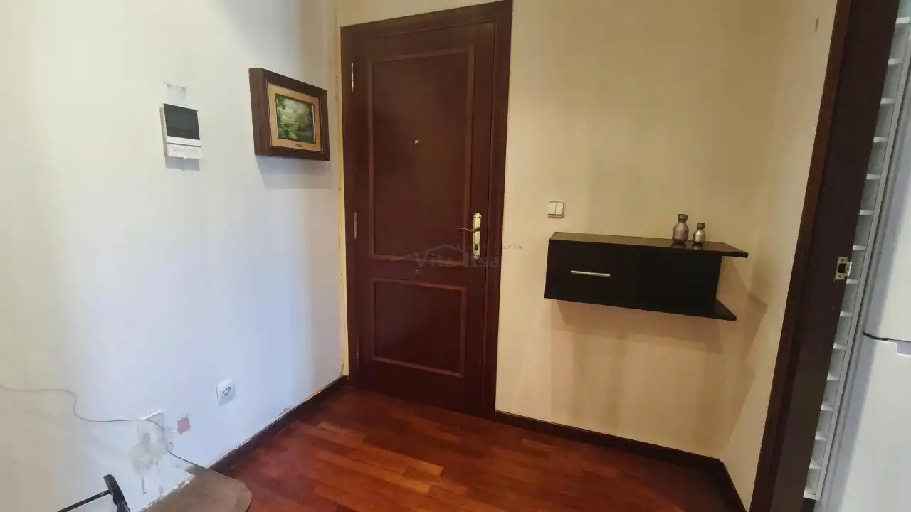 Dúplex de alquiler en Barbadás con Calefacción, Parquet y Amueblado
