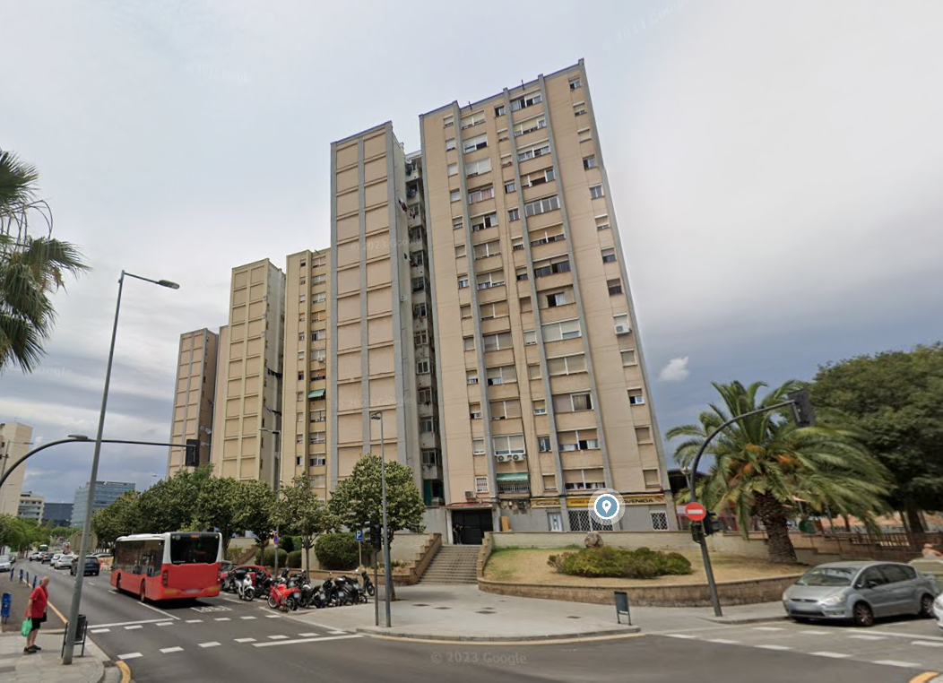 Vista exterior de Pis en venda en Cornellà de Llobregat