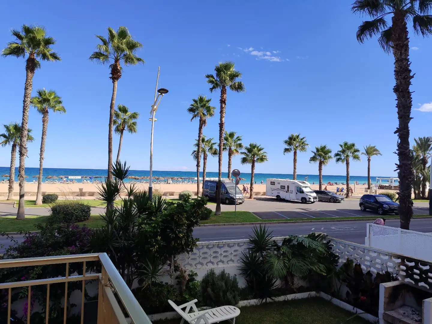 Außenansicht von Einfamilien-Reihenhaus zum Verkauf in Peñíscola / Peníscola mit Privatgarten, Terrasse und Abstellraum