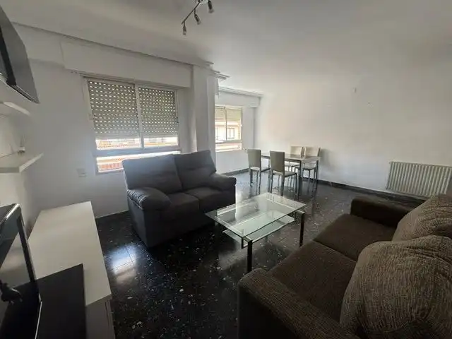 Piso con ascensor en alquiler en Centre - Zona Alta