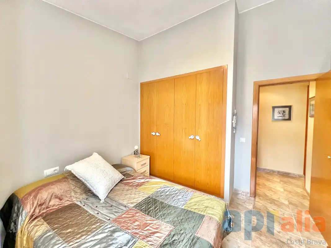 Schlafzimmer von Einfamilien-Reihenhaus zum Verkauf in Palamós mit Klimaanlage, Heizung und Terrasse