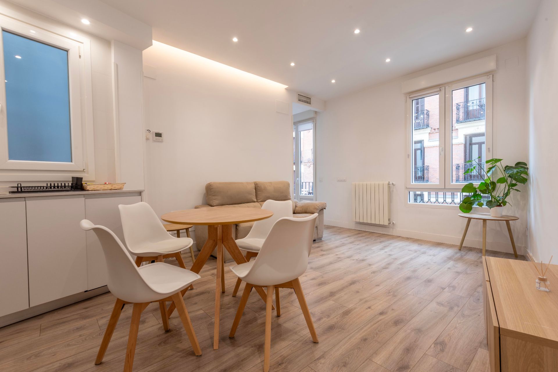 Sala d'estar de Pis de lloguer en  Madrid Capital amb Aire condicionat, Calefacció i Parquet