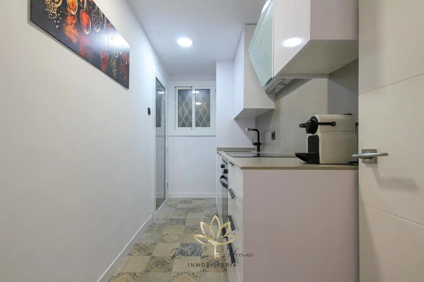 Küche von Erdgeschoss zum Verkauf in Barcelona mit Heizung, Parkett und Terrasse