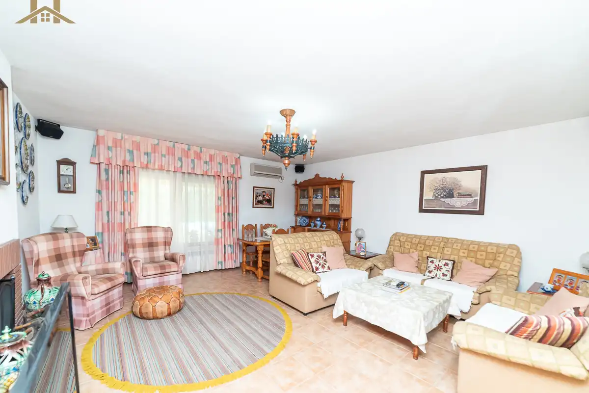 Sala de estar de Casa o chalet en venta en Cubas de la Sagra con Calefacción, Jardín privado y Piscina