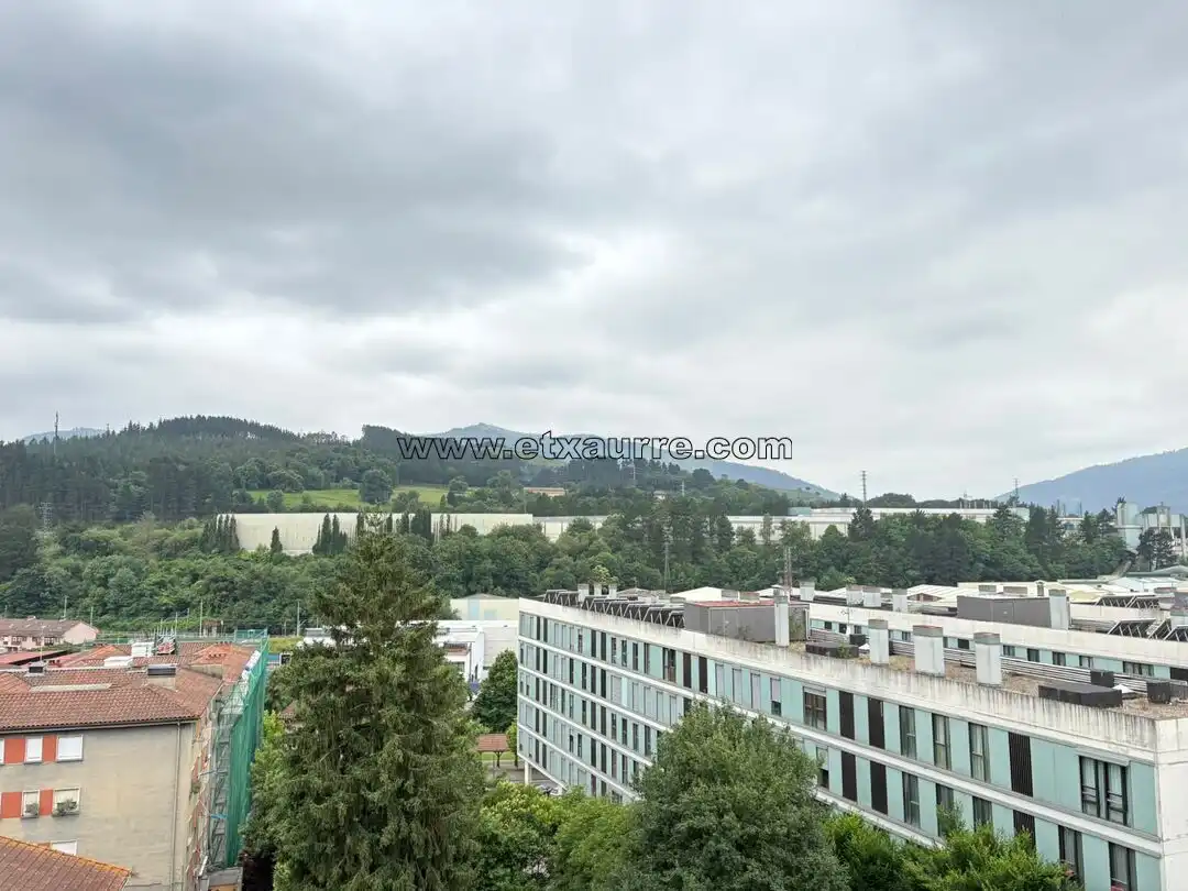 Terraza de Piso en venta en Laudio / Llodio con Calefacción y Balcón