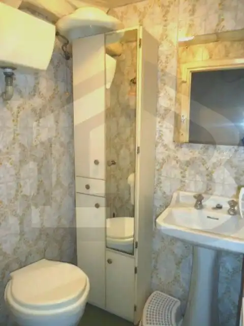 Bany de Casa o xalet en venda en Merindad de Cuesta-Urria amb Jardí privat, Traster i Moblat