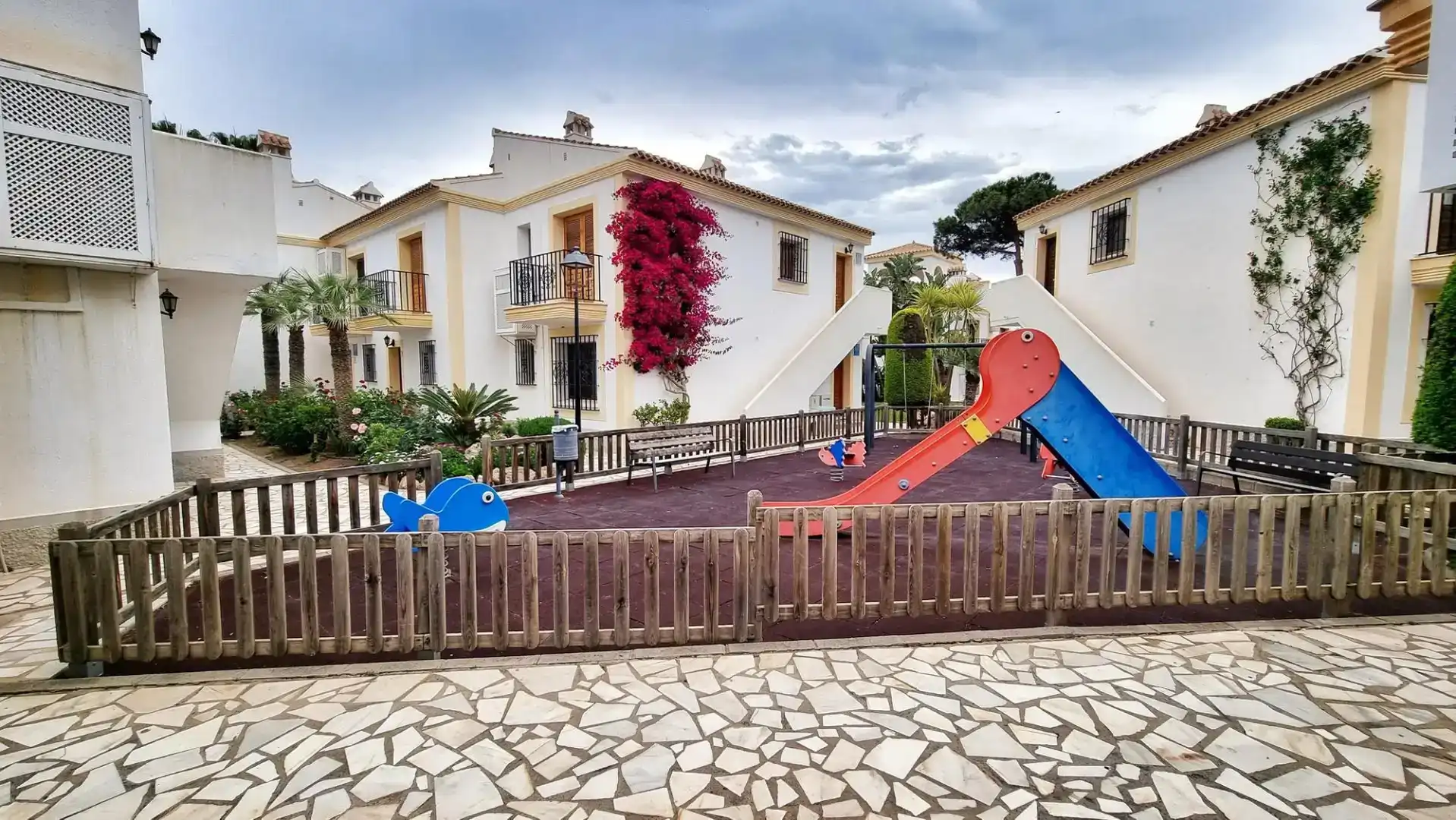 Vista exterior de Apartament en venda en Vera amb Aire condicionat, Jardí privat i Parquet