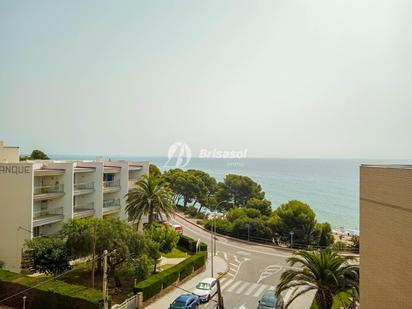 Vista exterior de Apartament en venda en Mont-roig del Camp amb Terrassa