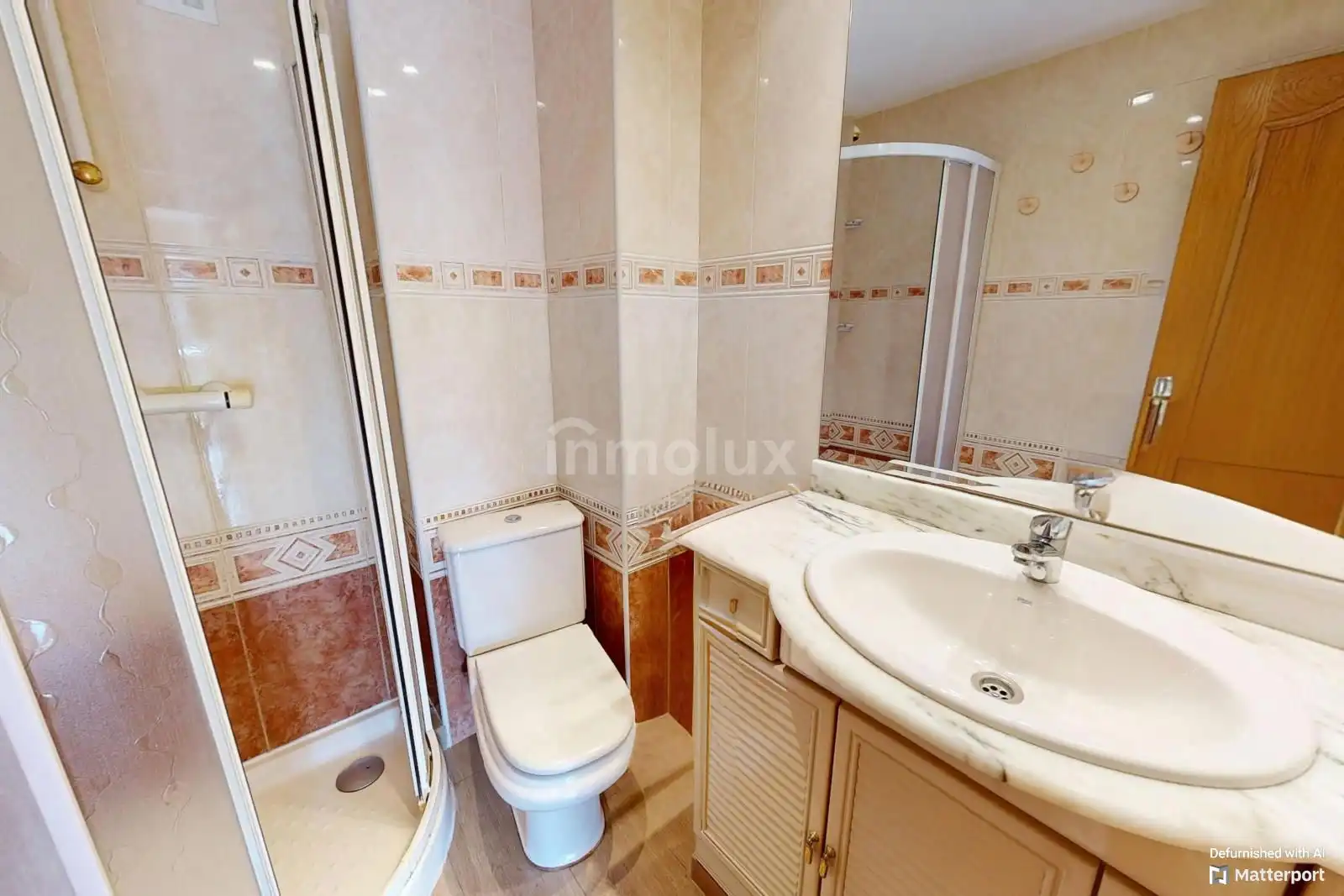 Baño de Piso en venta en Alicante / Alacant con Terraza, Piscina y Amueblado