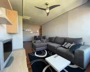 Living room of Flat to rent in Narón  with Heating, Parquet flooring and Furnished