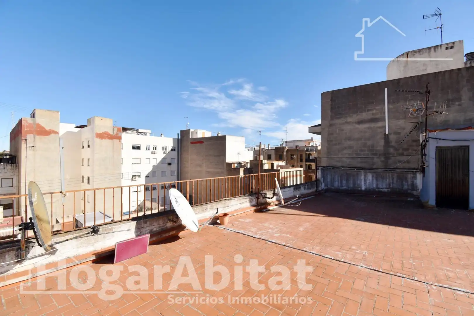 Vista exterior de Piso en venta en Vila-real con Aire acondicionado, Calefacción y Parquet