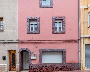 Vista exterior de Casa adosada en venda en Requena amb Terrassa