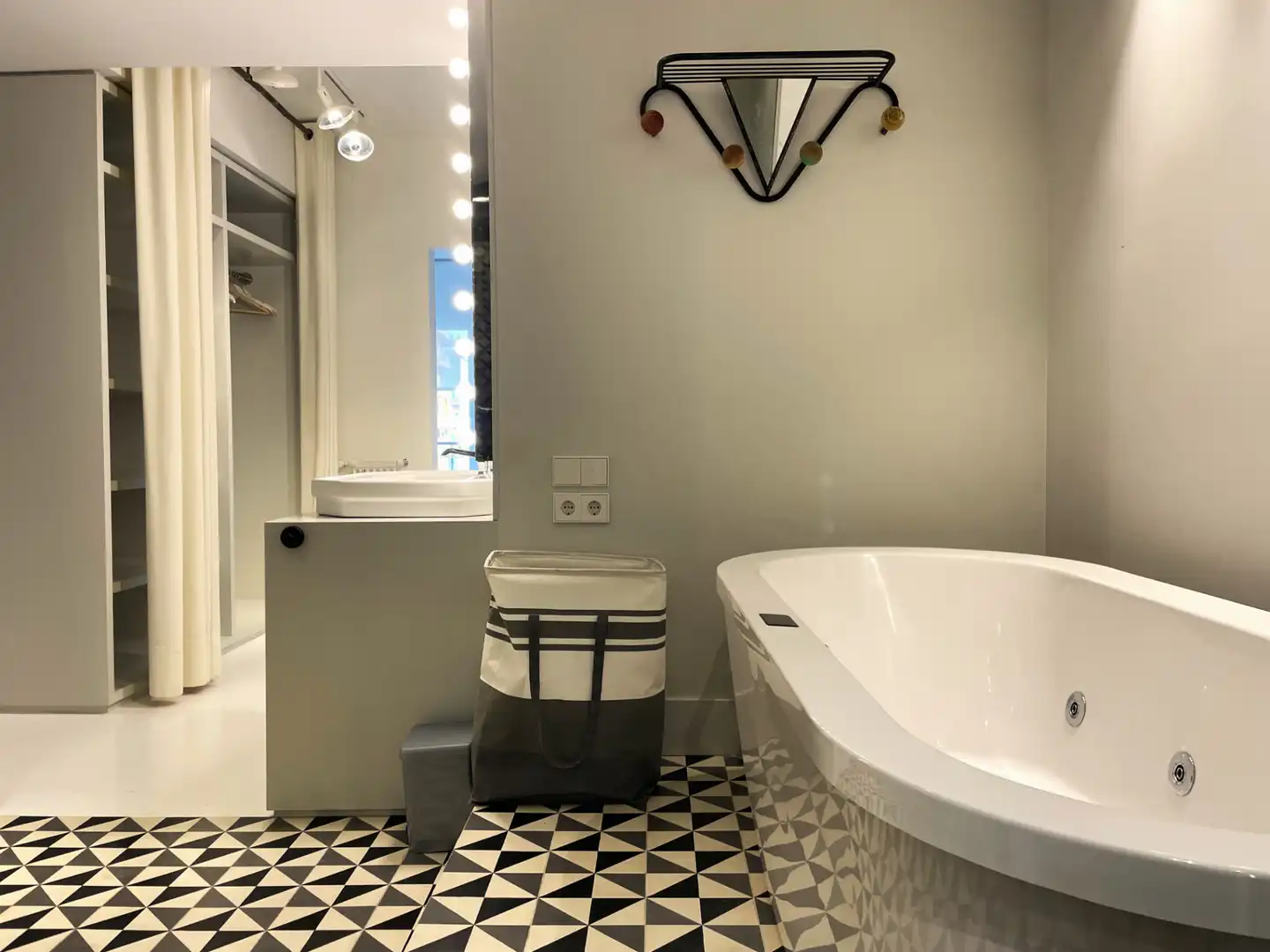 Baño de Piso de alquiler en Barcelona con Aire acondicionado, Calefacción y Parquet