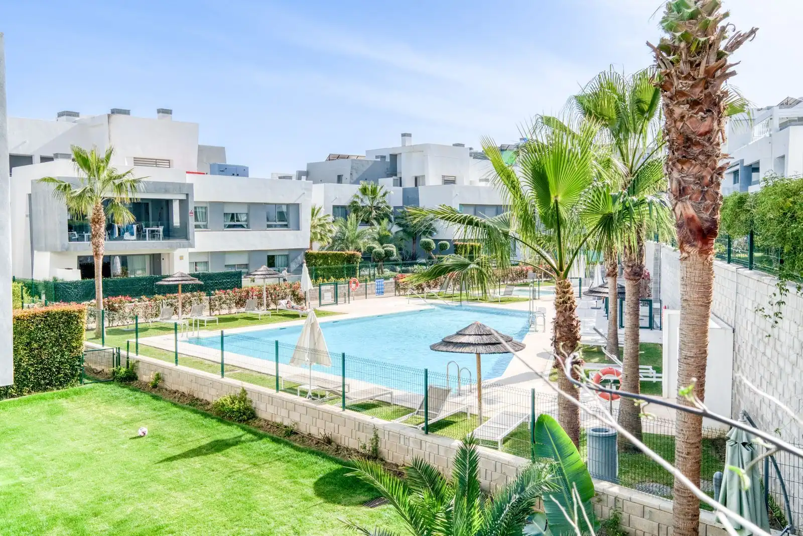 Apartamento con piscina en venta en Estepona Pueblo