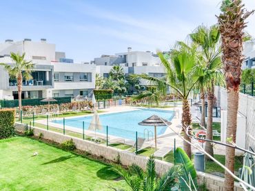 Appartement compact avec piscine à vendre à Estepona Pueblo