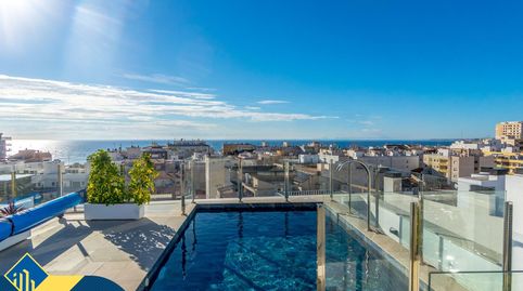 Apartamento con piscina comunitaria, en la provincia de Alicante, en la ciudad de Torrevieja, en la zona de Playa del Cura. 2 habi