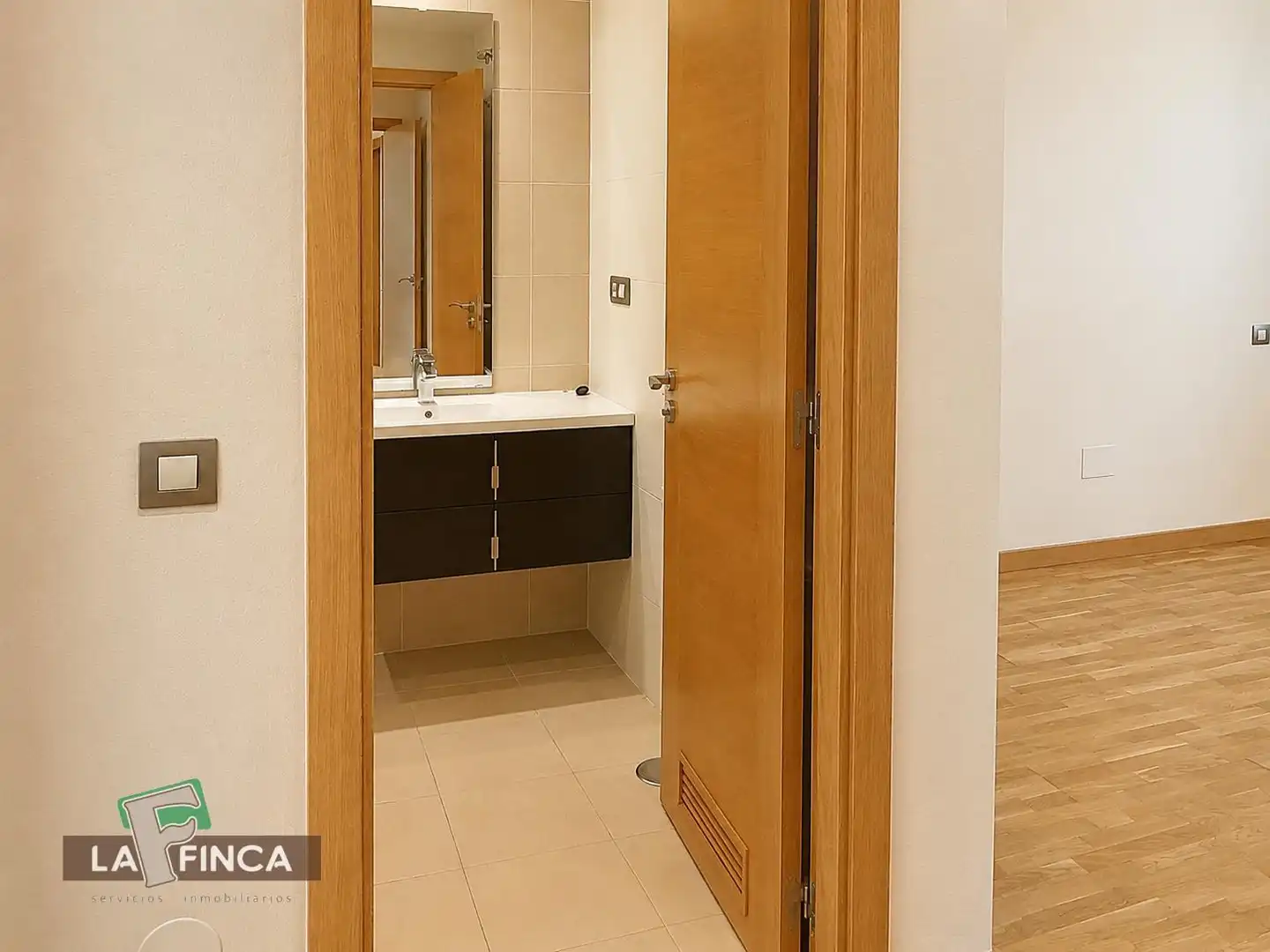 Badezimmer von Wohnung zum Verkauf in Oviedo  mit Heizung, Terrasse und Abstellraum