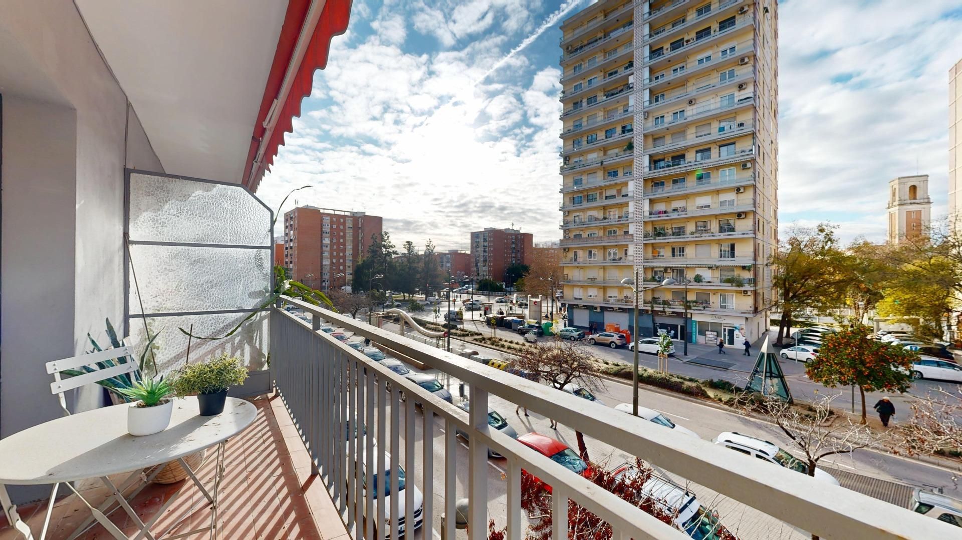 Habitación de Piso en venta en  Valencia Capital con Terraza y Balcón