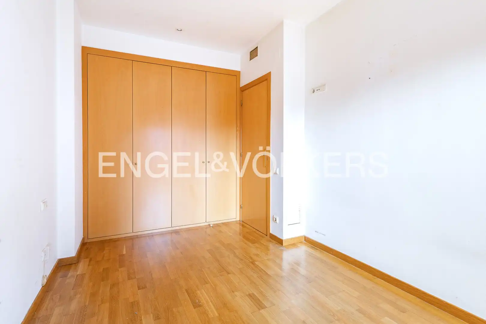 Bedroom of Flat for sale in Mataró  with Air Conditioner, Heating and Parquet flooring