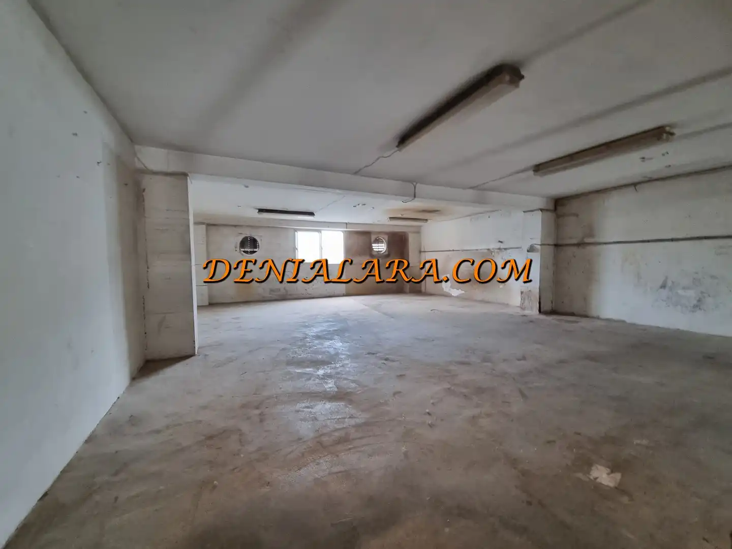 Commercial properties for rent in Pego