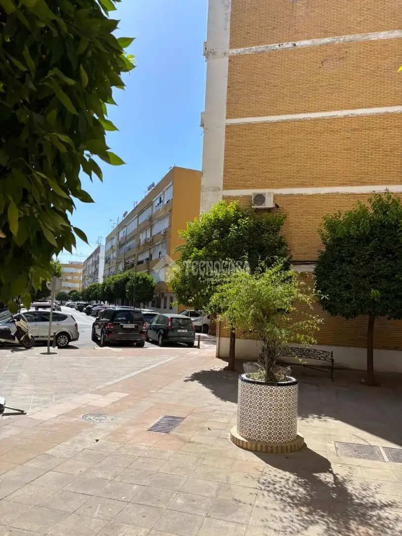 Außenansicht von Wohnung zum Verkauf in Alcalá de Guadaira mit Klimaanlage