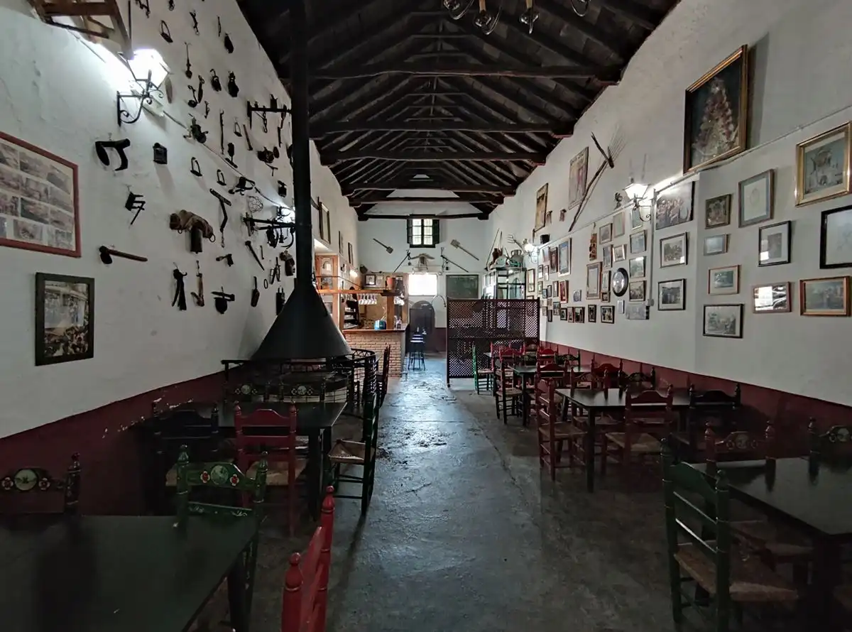Commercial properties for rent in Palomares del Río  with Air Conditioner