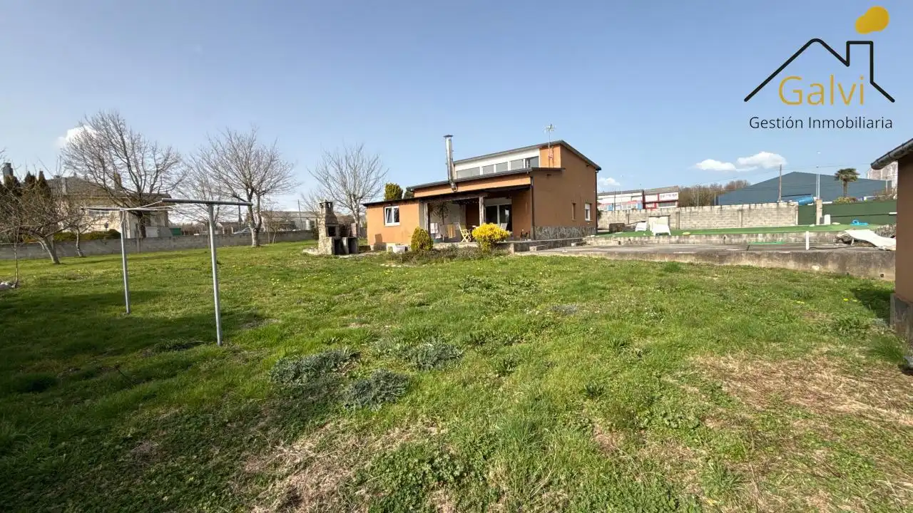 Casa o chalet en venta en Lugo con Calefacción, Jardín privado y Terraza
