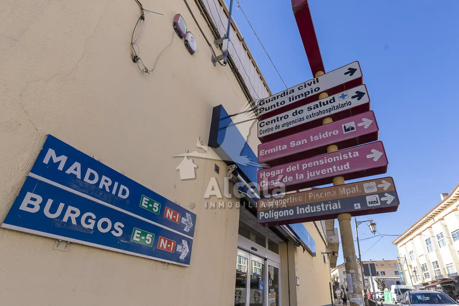 Außenansicht von Haus oder Chalet zum Verkauf in El Molar (Madrid) mit Schwimmbad