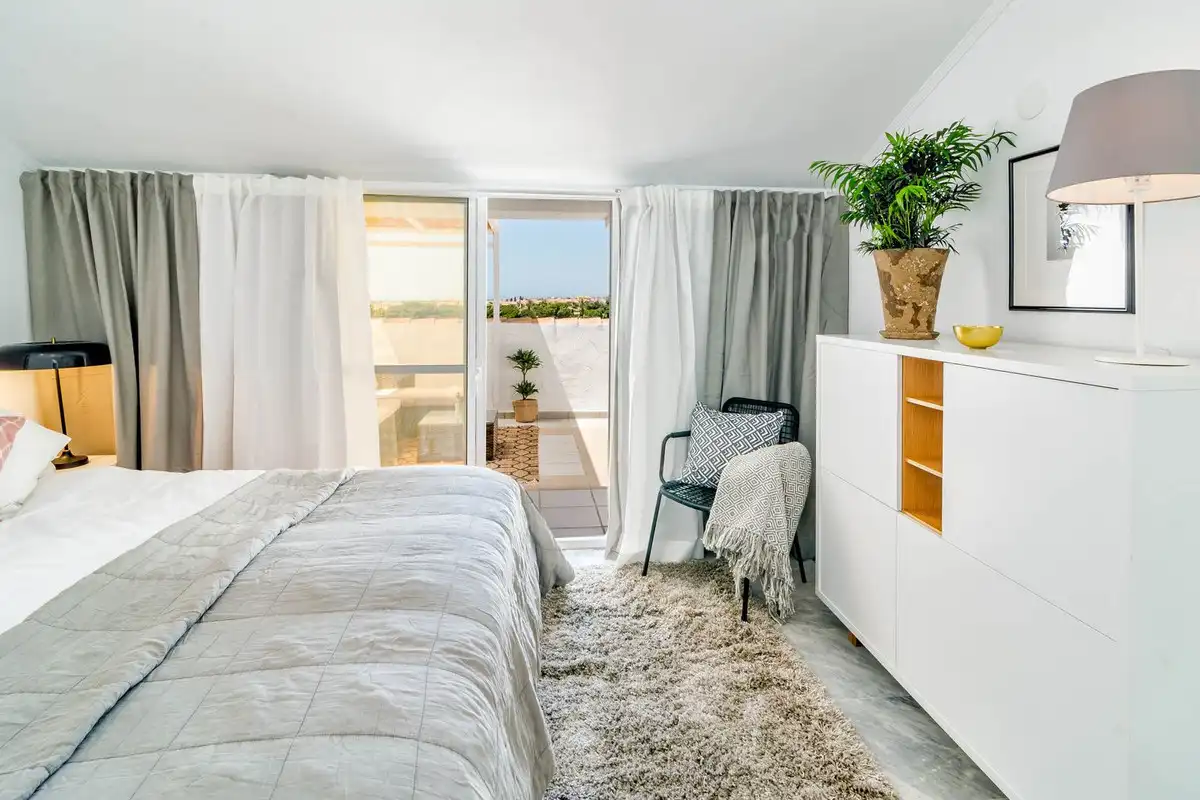 Ático con piscina en venta en Nueva Andalucía, imagen 3