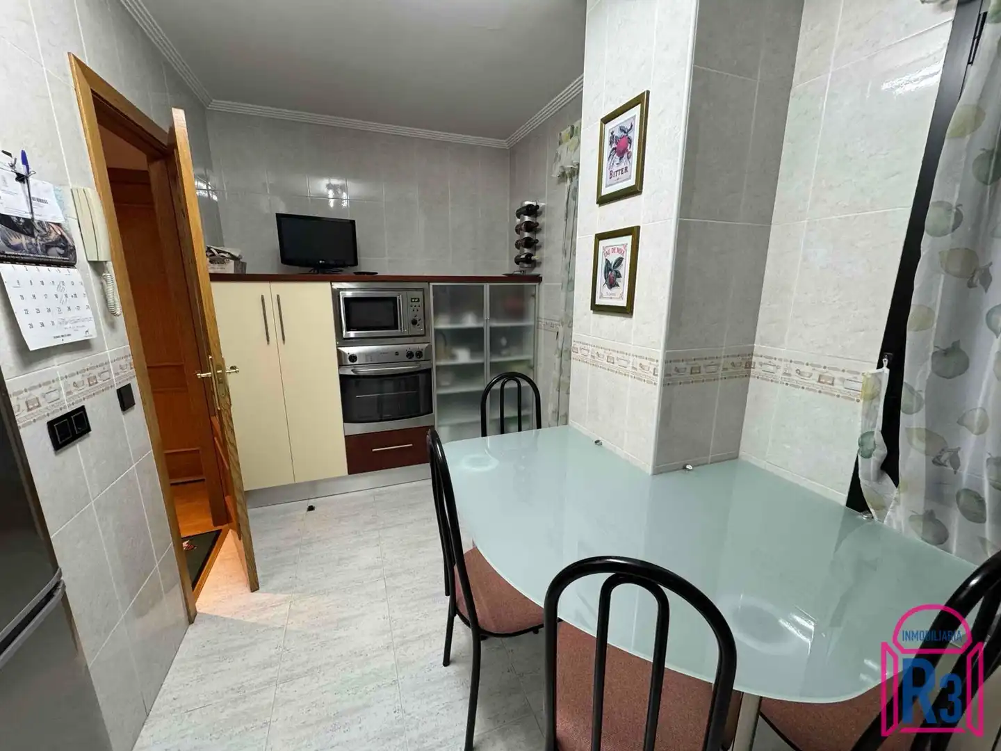 Cocina de Piso en venta en León Capital  con Calefacción, Terraza y Trastero