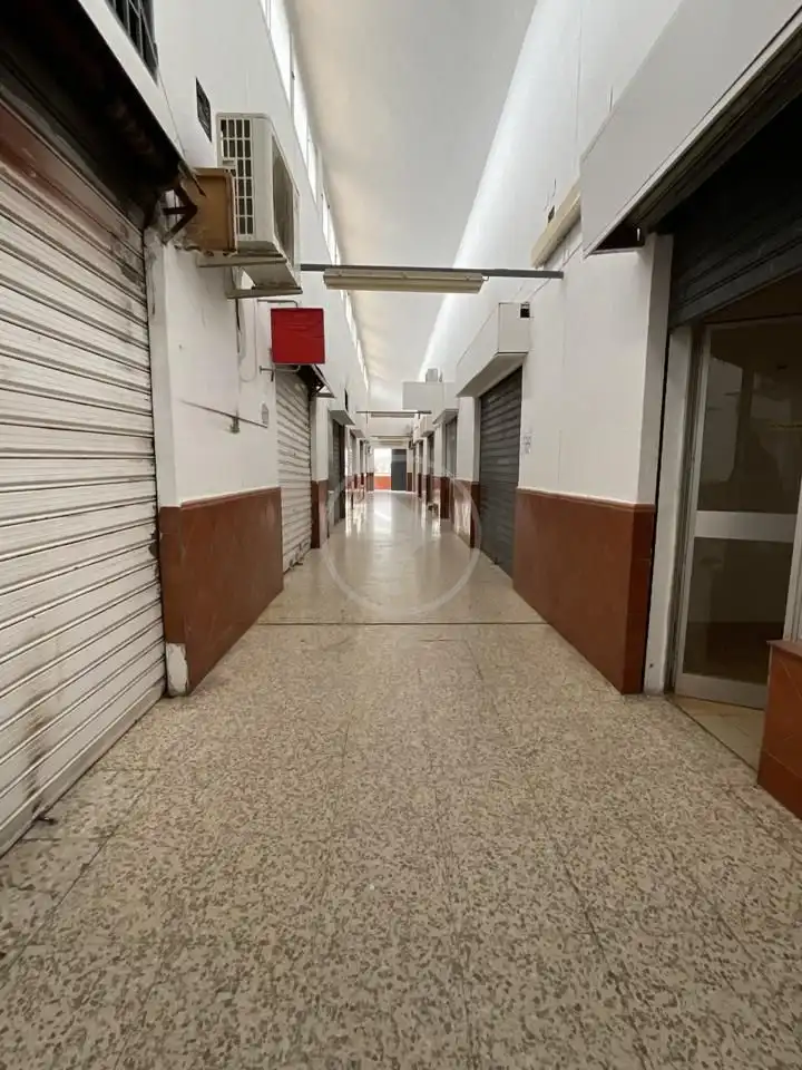 Local en venta en Linares