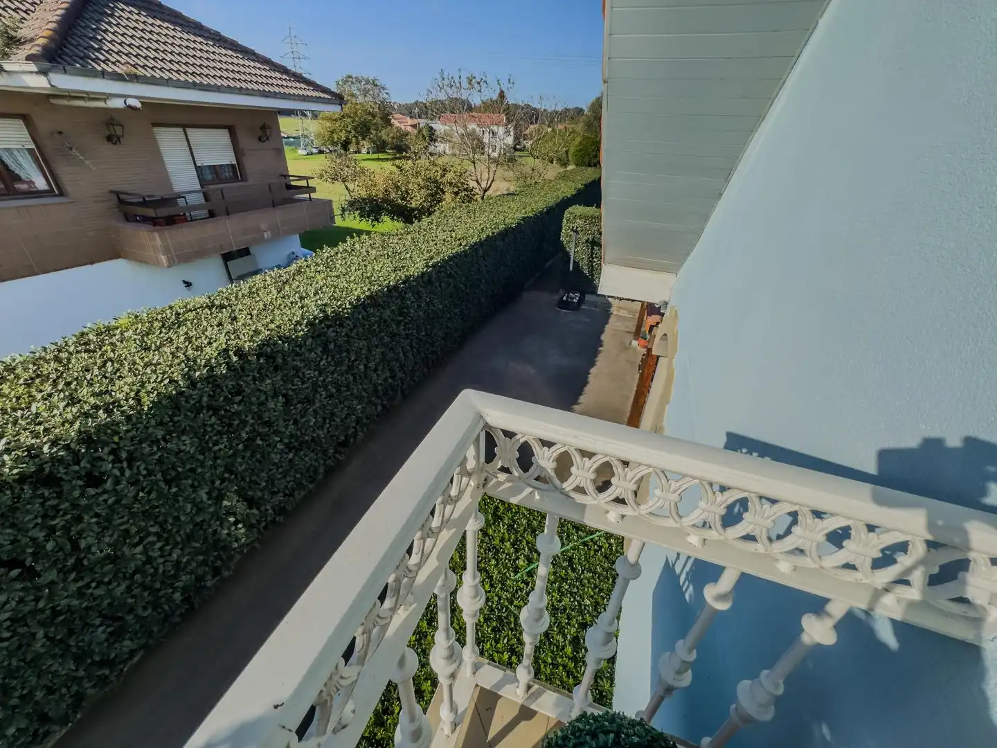 Terrassa de Casa o xalet en venda en Camargo amb Calefacció, Jardí privat i Piscina