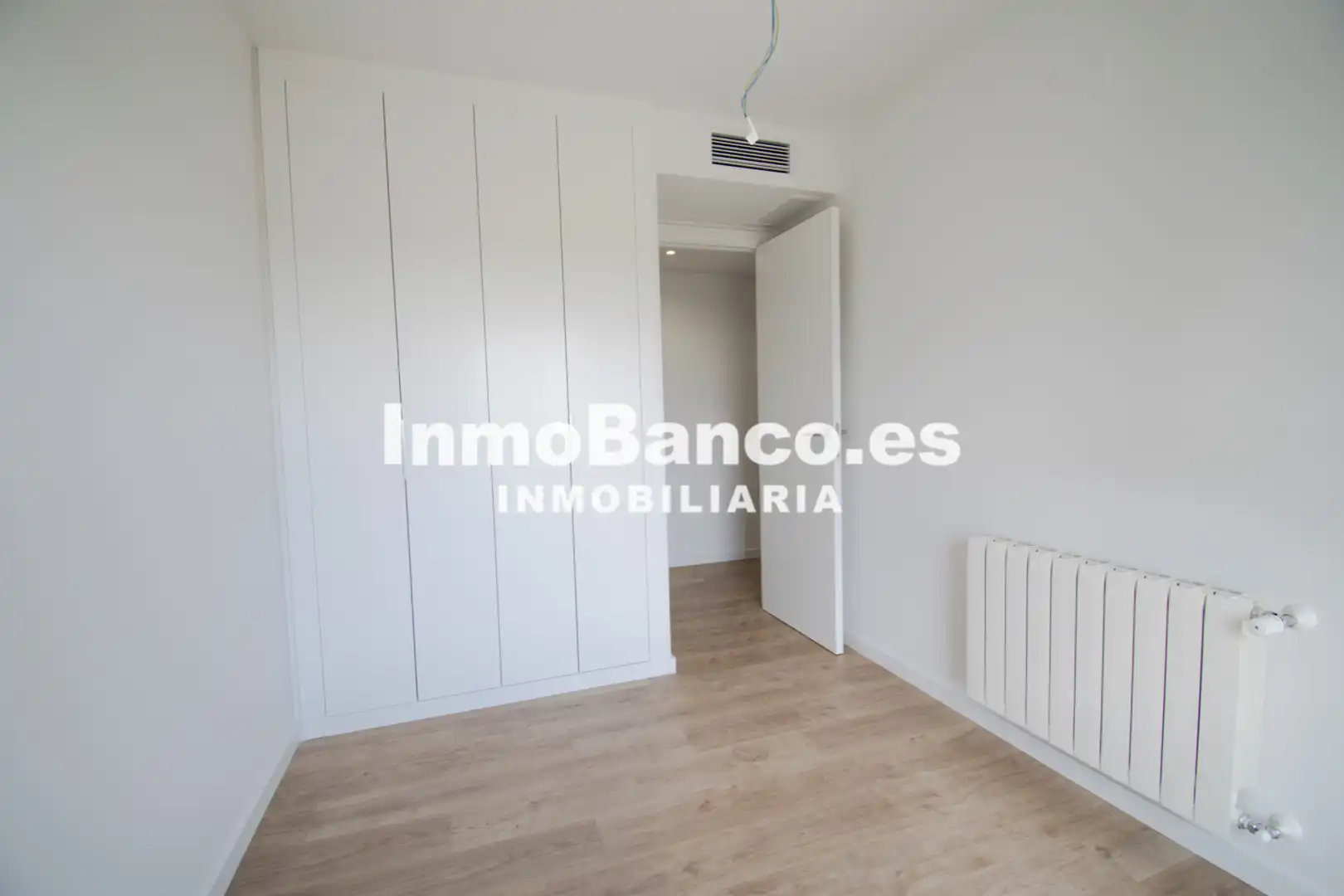 Bedroom of Flat for rent in Valencia  with Air Conditioner, Heating and Storage room