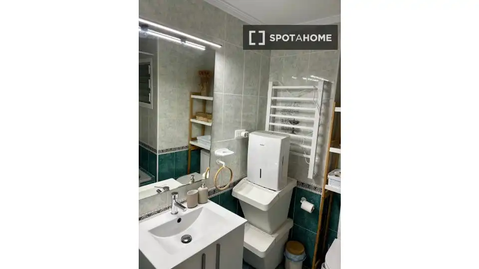Bathroom of Flat for rent in Cullera  with Air Conditioner, Heating and Furnished