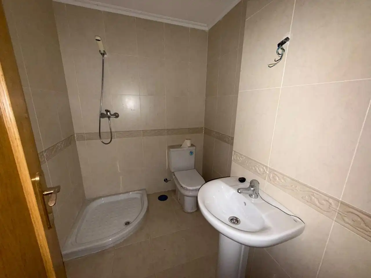Bathroom of Flat for sale in Castro-Urdiales  with Heating, Parquet flooring and Terrace