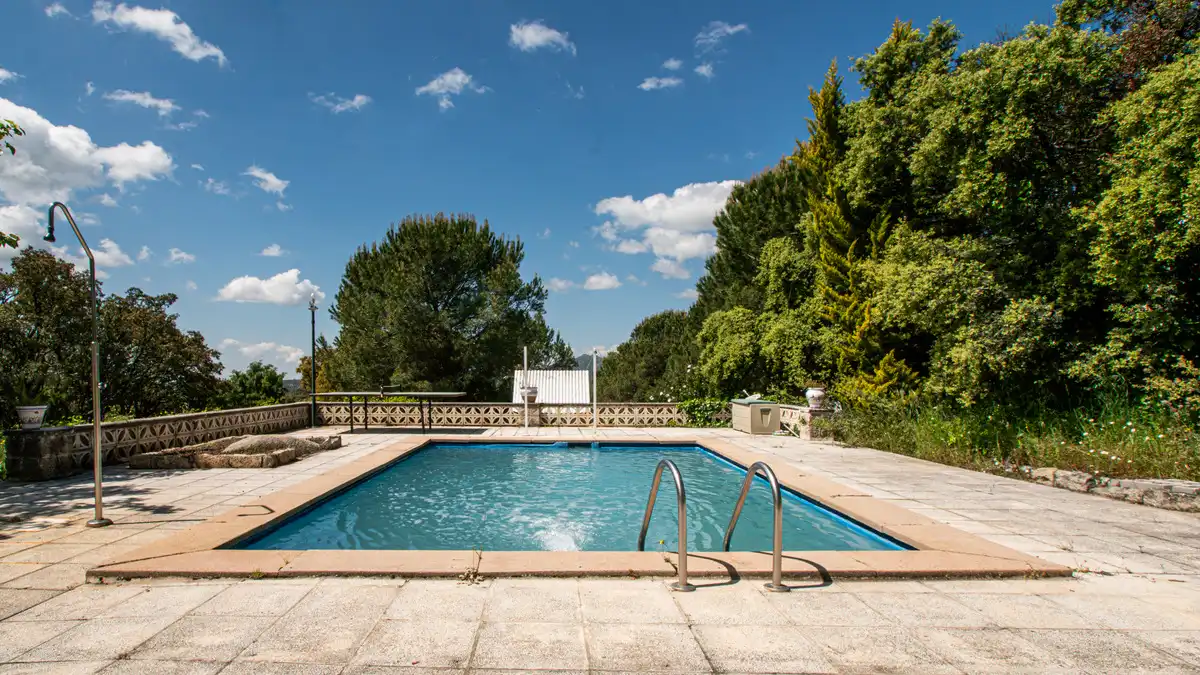 Piscina de Casa o xalet en venda en Fresnedillas de la Oliva amb Aire condicionat, Calefacció i Jardí privat