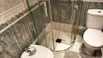 Bathroom of Apartment for sale in Palencia Capital  with Air Conditioner