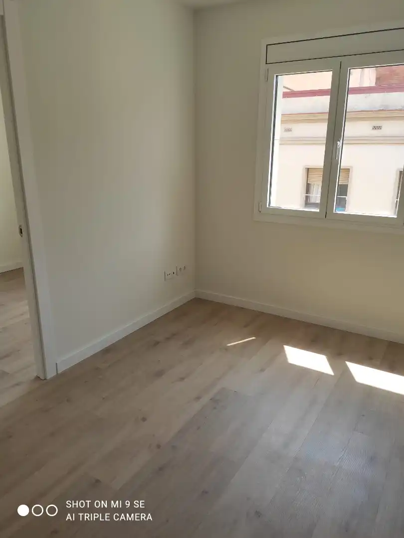 Flat for rent in Carrer de Bonsoms, Sants-Badal