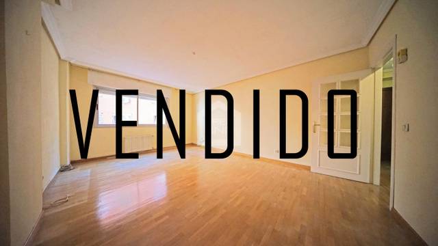 Piso en Venta en Palomeras Bajas